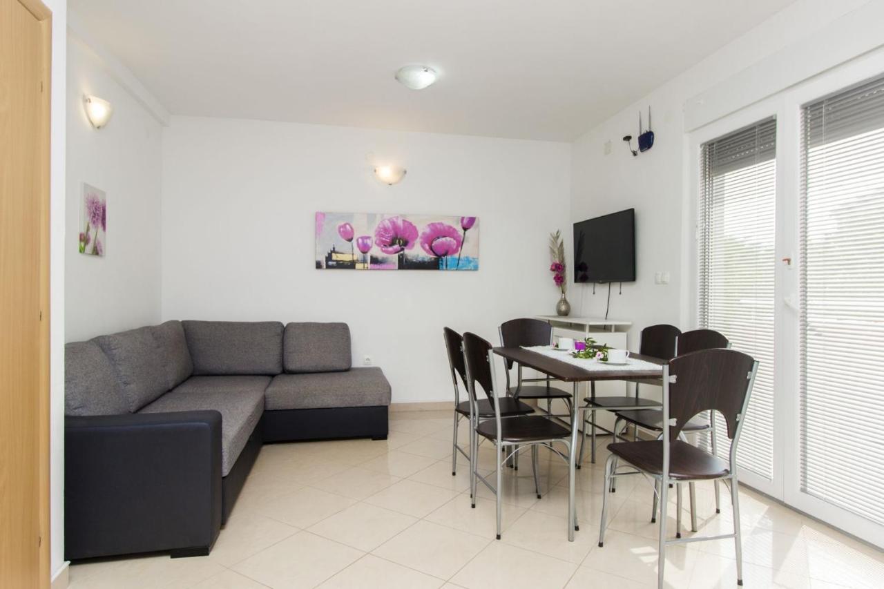 Apartments Lenija Jadrija Bagian luar foto