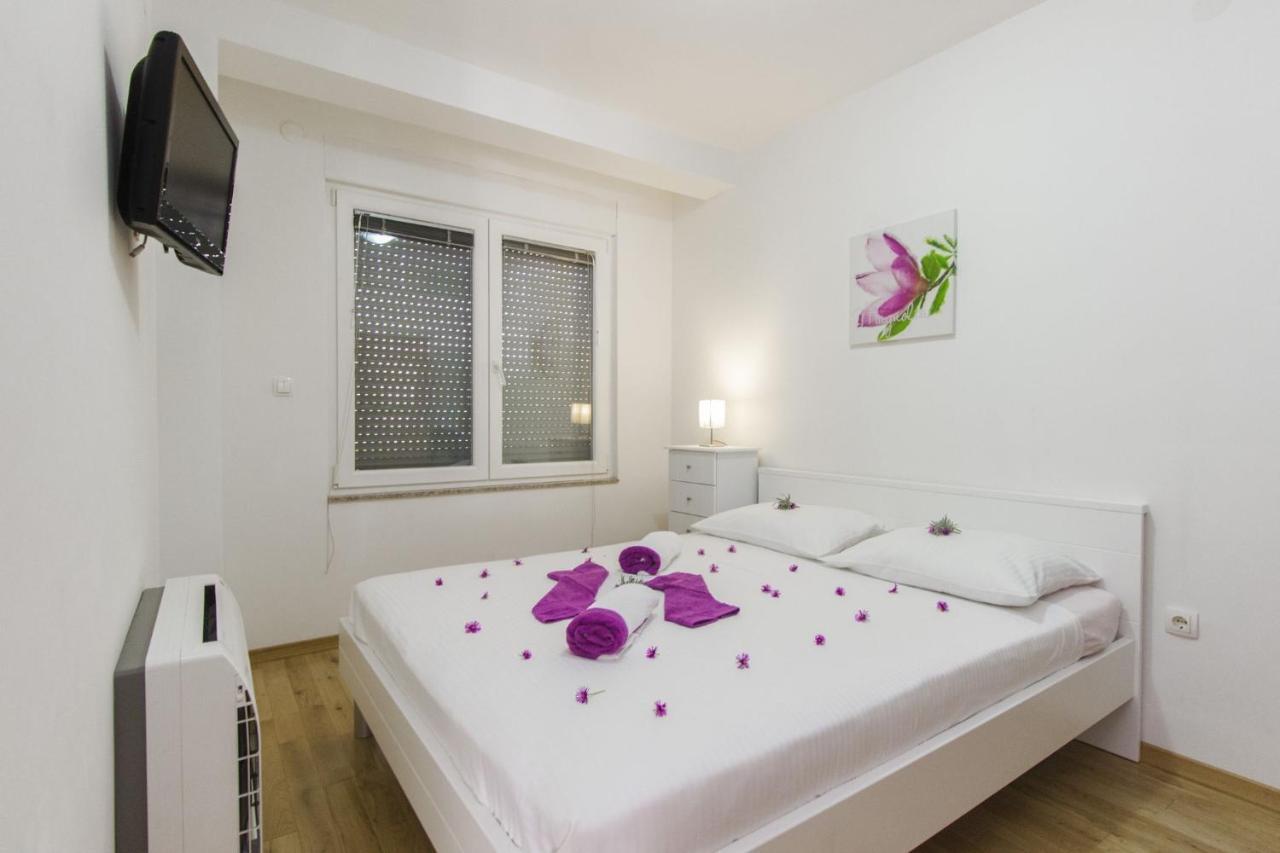 Apartments Lenija Jadrija Bagian luar foto