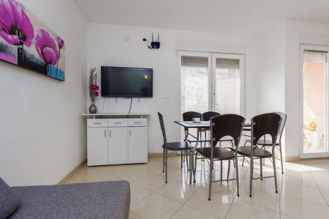 Apartments Lenija Jadrija Bagian luar foto