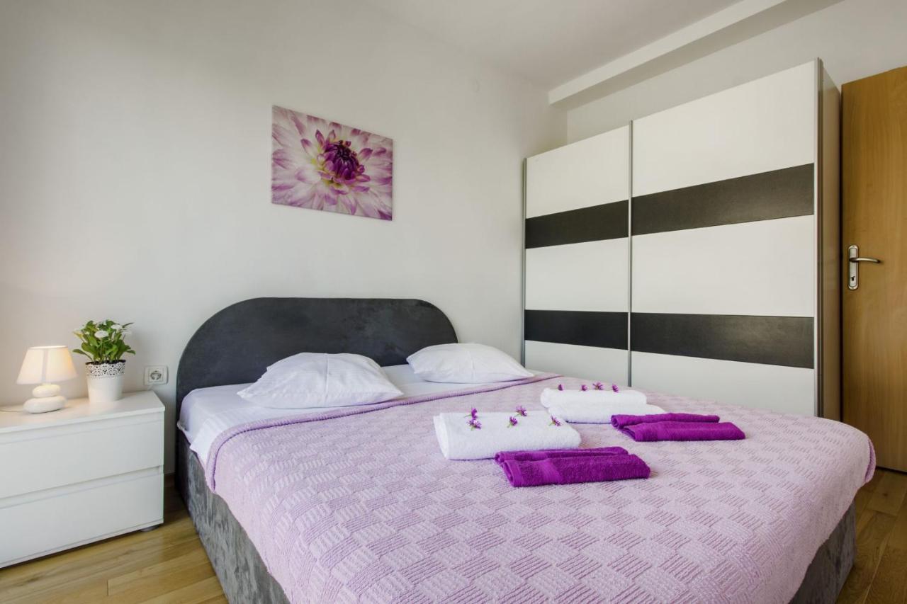 Apartments Lenija Jadrija Bagian luar foto