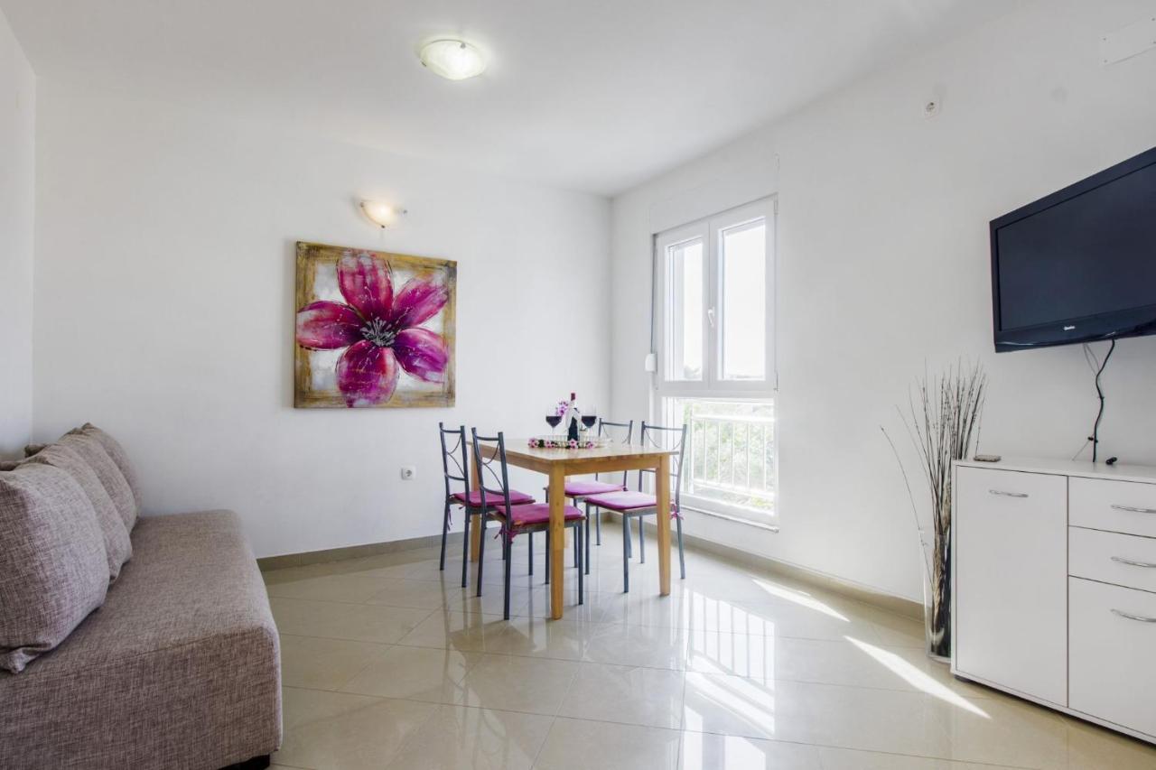 Apartments Lenija Jadrija Bagian luar foto